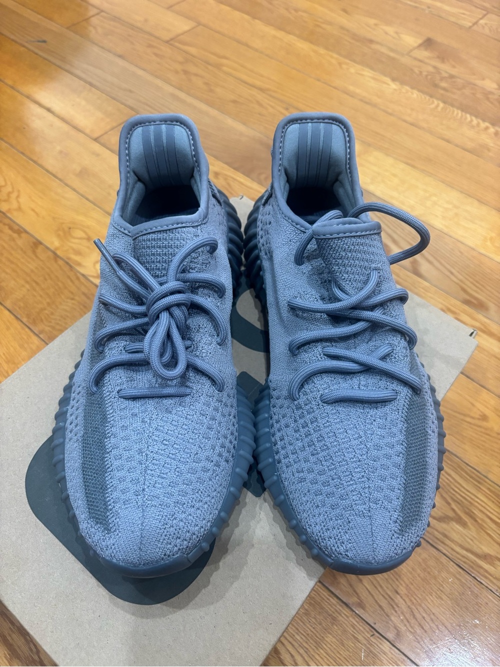 YEEZY BOOST 350 V2 'STEEL GREY' Size: 8 - Picture 9 of 14